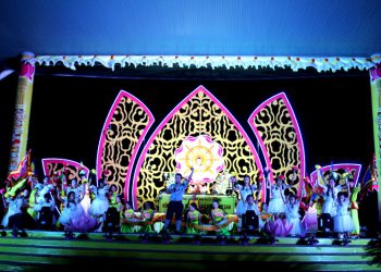 Tưng bừng đêm văn nghệ cúng dường Đại Lễ