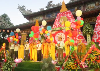 GHPGVN HUYỆN TRIỆU PHONG TRANG NGHIÊM CỬ HÀNH ĐẠI LỄ KỶ NIỆM PHẬT ĐẢN PL2563