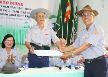 Ban Hướng dẫn Phân ban GĐPT Trung  ương thăm, làm việc và tặng quà cho Huynh trưởng, đoàn sinh GĐPT Quảng Trị.