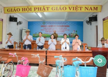TIỂU BAN TỪ THIỆN XÃ HỘI PHÂN BAN GĐPT TRUNG ƯƠNG TẶNG XE ĐẠP CHO ĐOÀN SINH KHÓ KHĂN
