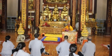 KHÓA TU BÁT QUAN TRAI TRẠI SINH HUYỀN TRANG 10